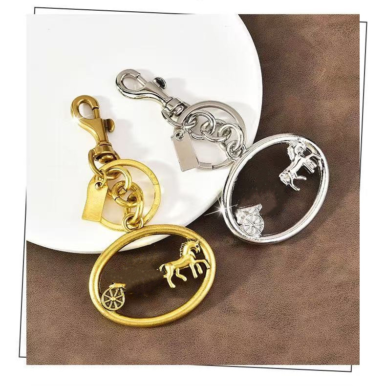 Bags Charms Co Ch chariot Designer Keychain portefeuille Courtelettes Simple Lovely Fashion Purse Charm Holder Femme Femme Hands Hands Mand Desig