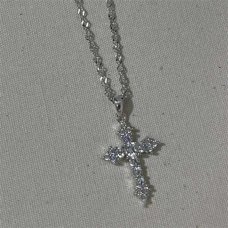 Fashion Minimalist Cross Necklace Light Luxury Zircon Necklace Suitable for Women and Girls Personalized Paradigm Temperature Jewelry Y250329