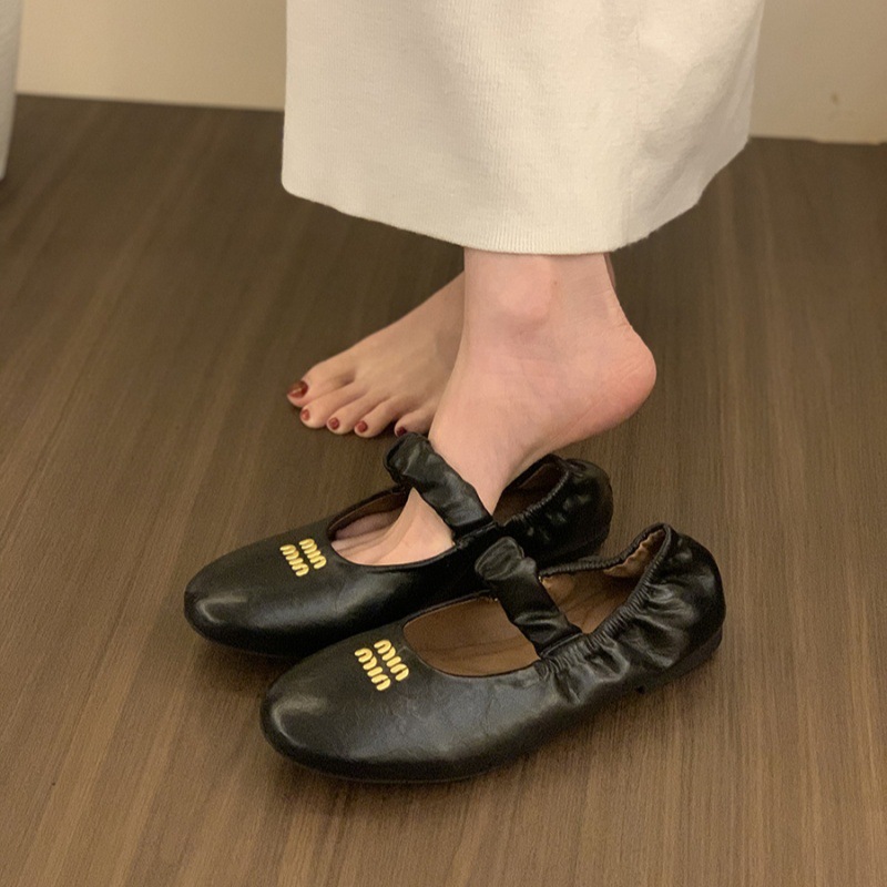 designer shoes 2025 Korean version wrinkled retro round-toe shallow-mouth single shoes for women style grandma shoes flat bottom Angora red Mary Jane 