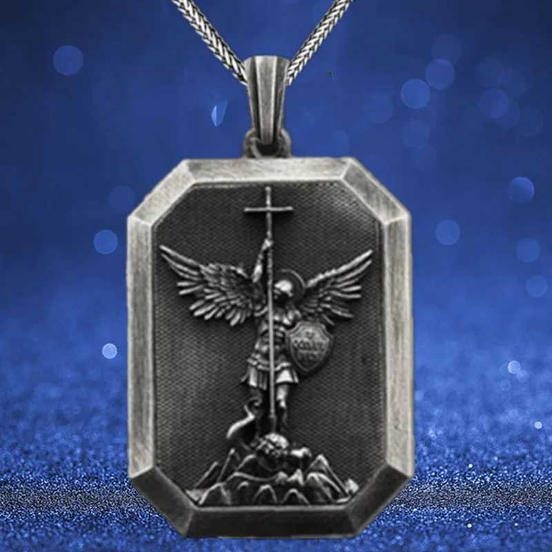 Fashionable Stainless Steel Saint Michael Angel Vintage Necklace Hip Hop Necklace Mens Stainless Steel Jewelry Halloween Party Gift Y250329