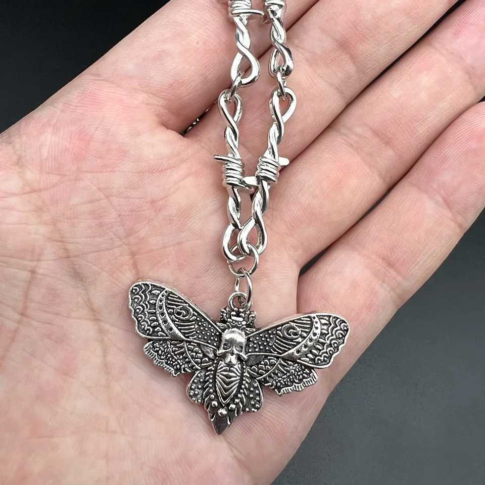 Gothic Moth Head Bone Thorn Wire Cross Pendant Necklace Punk Hip Hop Jewelry Y2K Vampire Thorn Chain Necklace Y250329