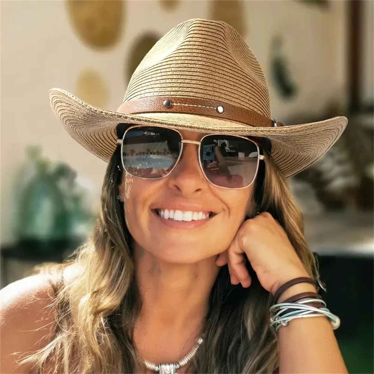 A mens and womens wide-brimmed western cowboy hat stylish jazz hat summer beach sun hat carrying a windbreak rope 250328