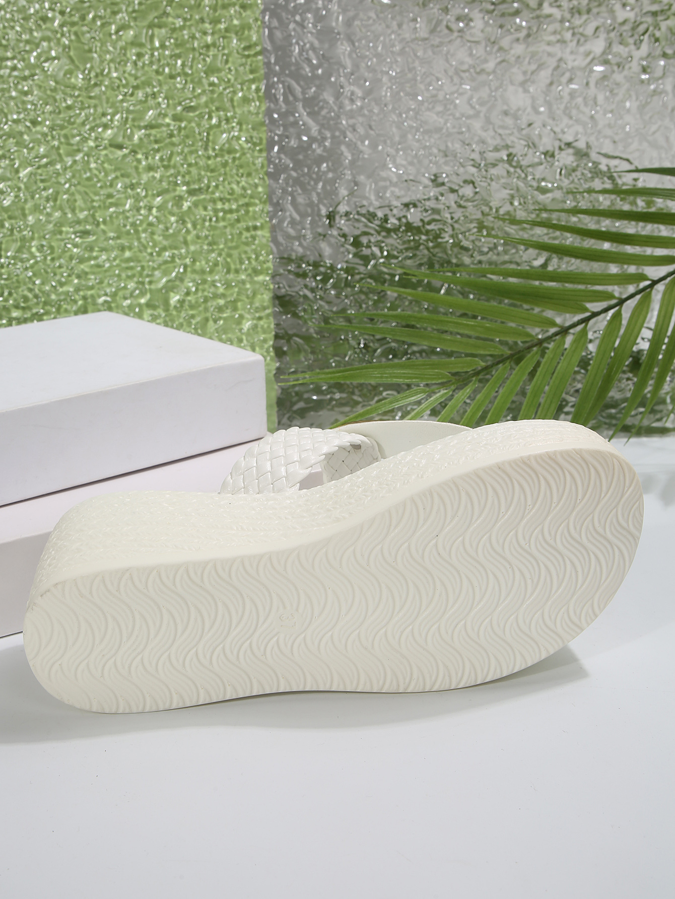 Comfort Fit Ladies' Summer Sandals - Trendy White Knotted Design with Gold Accents