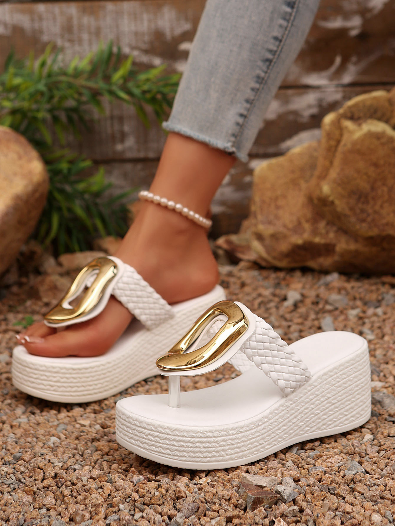 Comfort Fit Ladies' Summer Sandals - Trendy White Knotted Design with Gold Accents