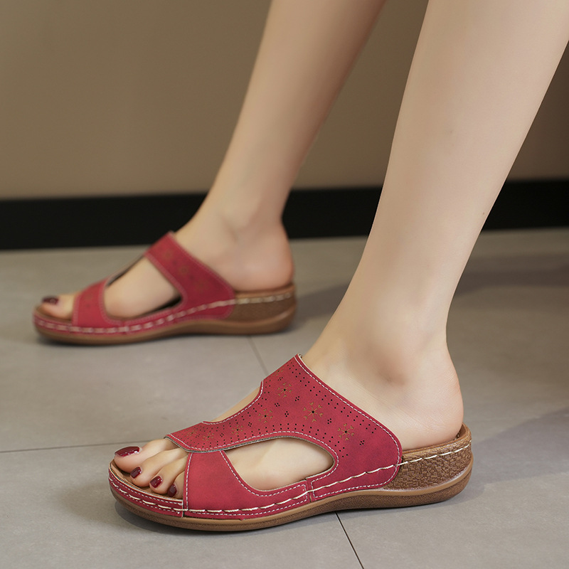 Slope heel slippers Designer Slipper Thick soled sandals One toe open toe shoes Fish mouth round head cool mop Hollow out beach shoes HOT 2025