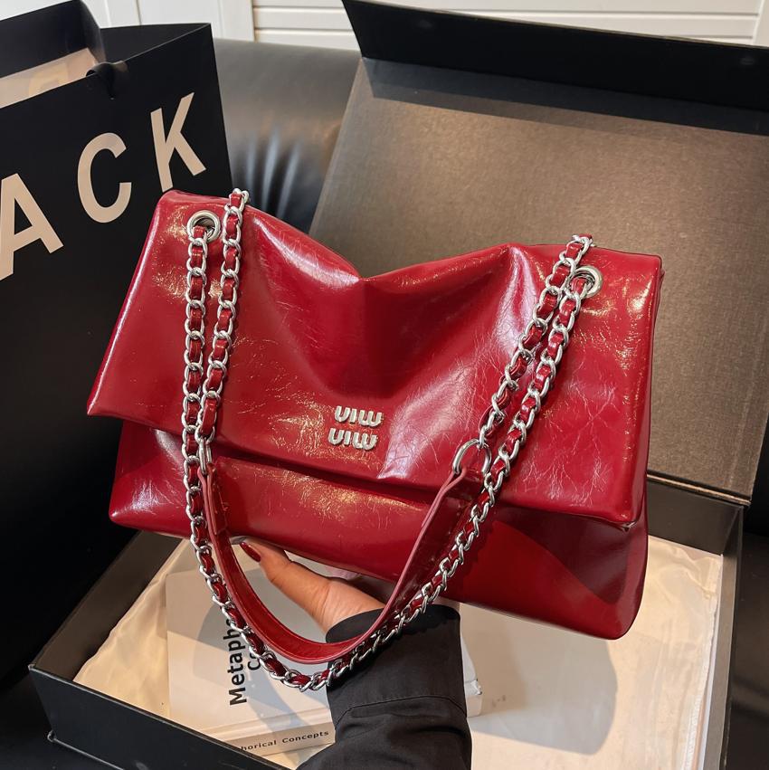 Large capacity bag Ladies new popular niche design shoulder bag spring commuter chain small square bag 2025