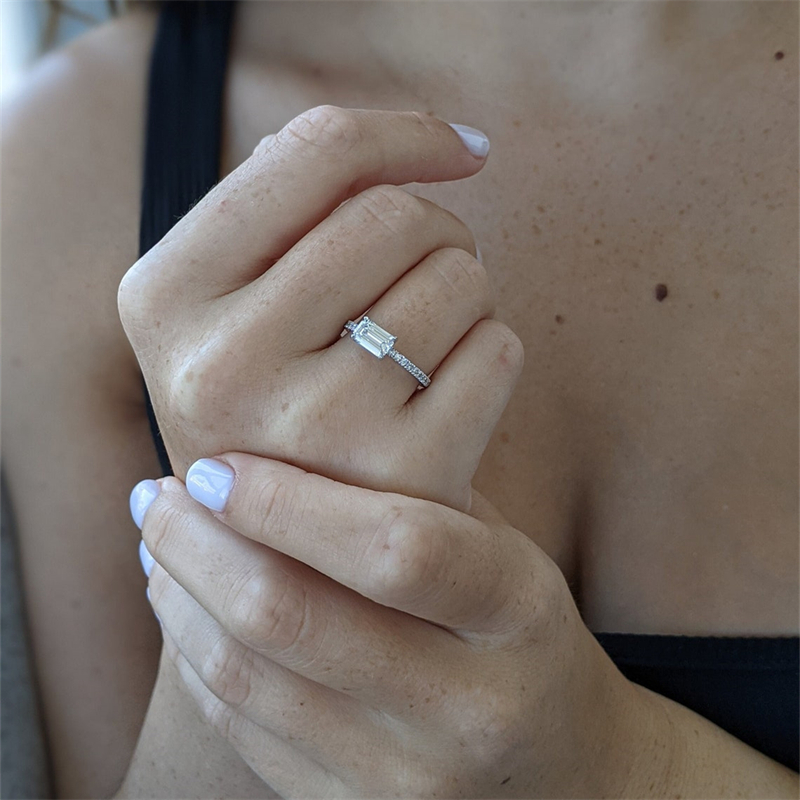 Jewelry Real White Gold Emerald Cut Lab Diamond Ring 1.0 Carat IGI Certificate East West Engagemengt Ring CVD Lab Grown Diamond Womens Gold Ring