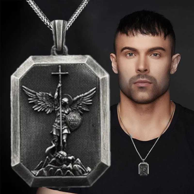 Fashionable Stainless Steel Saint Michael Angel Vintage Necklace Hip Hop Necklace Mens Stainless Steel Jewelry Halloween Party Gift Y250329