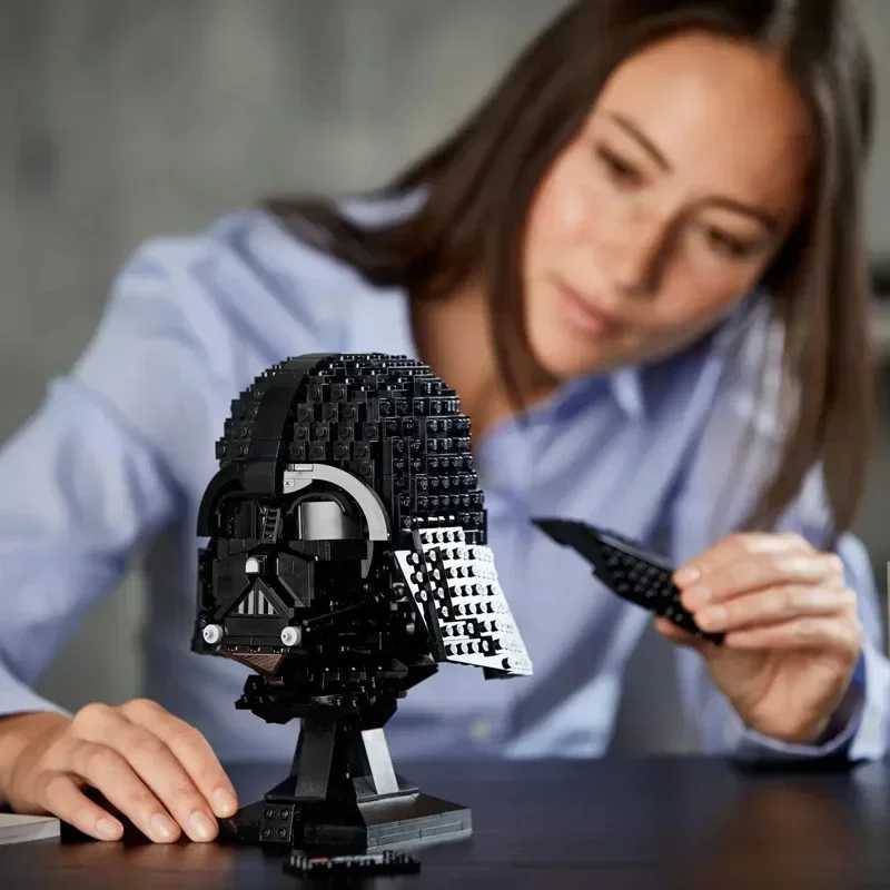 New Assembled building blocks 75304 Dasveida helmet bust boy assembly toy birthday Christmas gift M250329