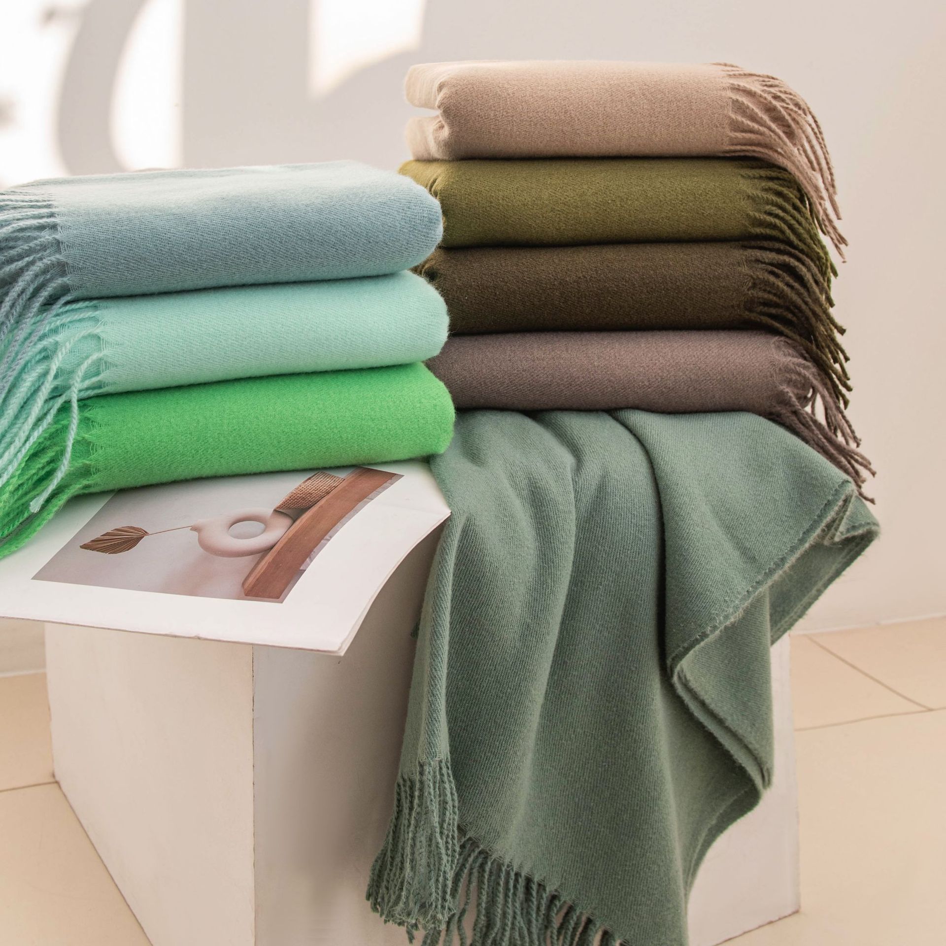 K255 Cashmere feel solid color scarf for women imitation cashmere 2025 spring atmosphere Korean style all-match medium and long shawl neck scarf