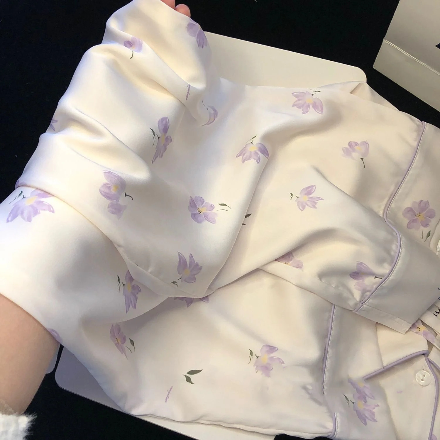 Ice Silk 2-piece Womens Pajamas Autumn Spring Womens Pajama Set Elegant Decorative Flower Home Wear Soft Pajamas 250326