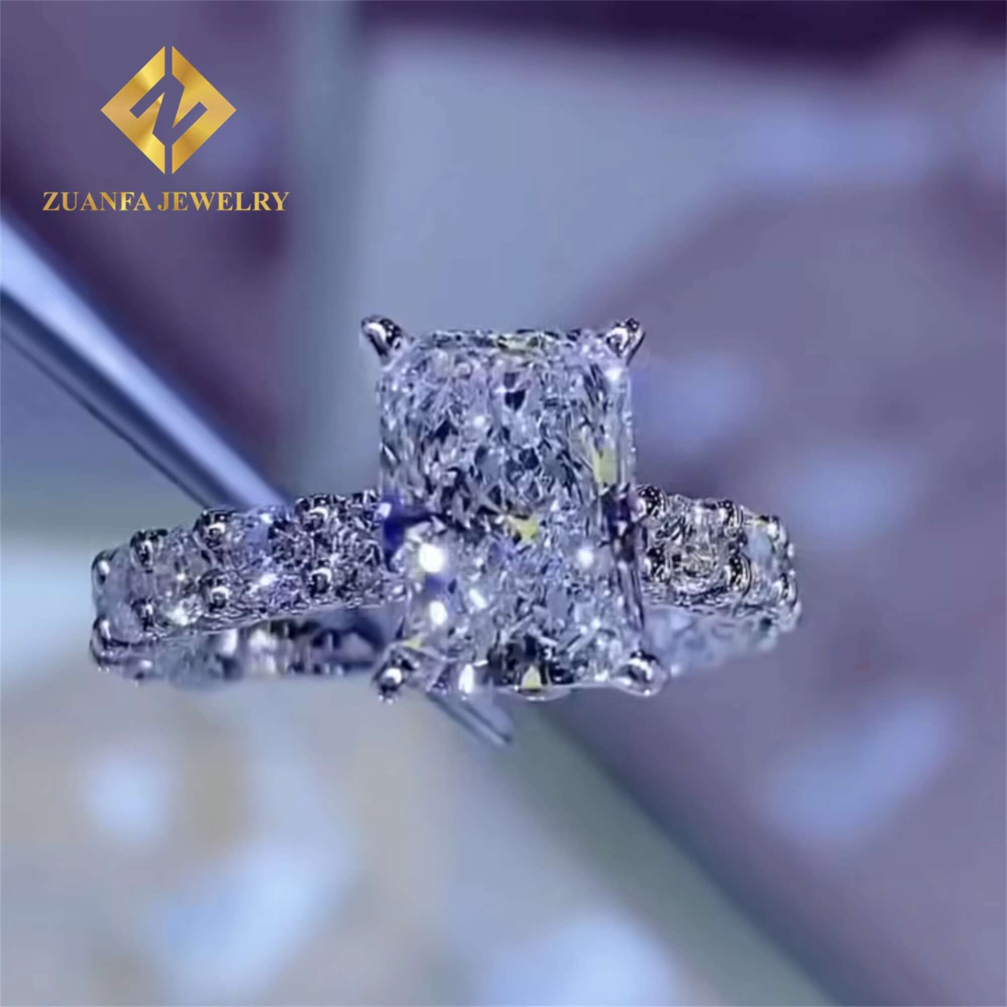 Custom Made Luxury Design Women Wedding Ring Jewelry Real Gold Crushed Radiant VVS Moissanite Diamond Engagement Ring