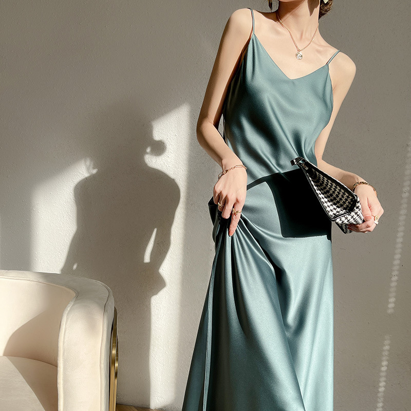 D160 High Quality Spring and Summer Ladies New V-neck Slim Fit Dress Satin Celebrity Sexy Suspender Dress Long Skirt