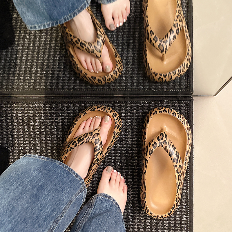 Herringbone slippers Designer free Shipping Round headed sandals Comfortable outdoor soft and thick bottom Leopard print cooler