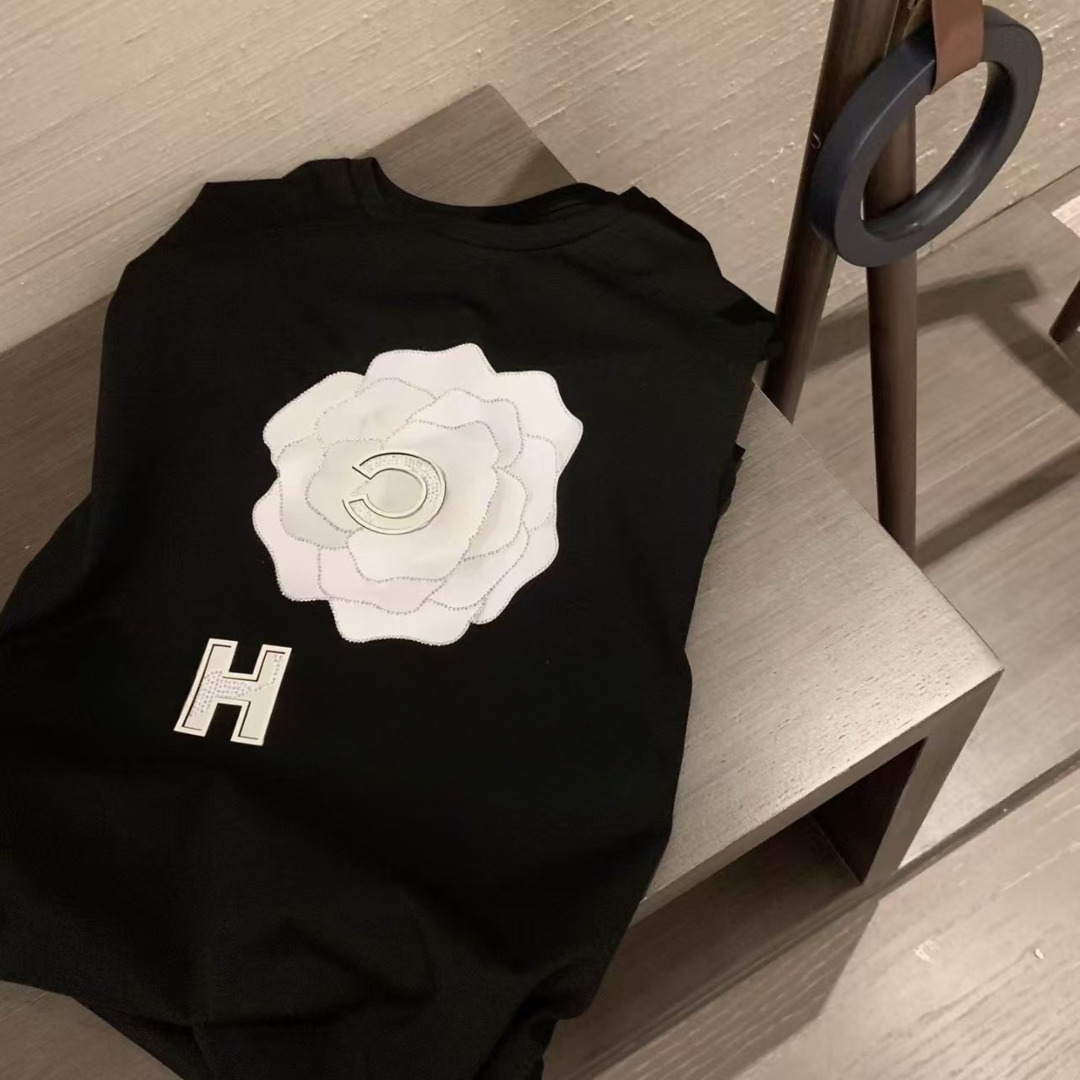 Summer short-sleeved top designer T-shirt women camellia hot diamond letter graphic tee loose pullover T-shirts womens clothing casual Shirt