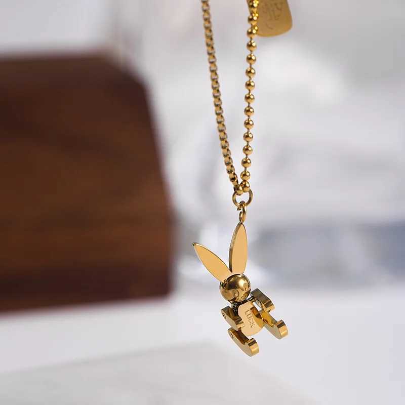 Fashion cartoon mechanical rabbit pendant necklace womens hip-hop color titanium steel necklace jewelry accessories Y250329