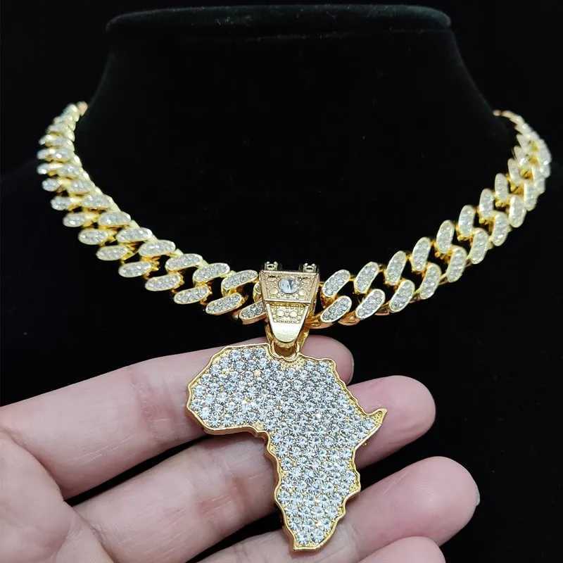 Mens and Womens Hip Hop Ice Out Africa Sparkling Map Pendant Necklace with 13mm Cuban Chain Hip Hop Necklace Fashionable Charm Jewelry Y250329