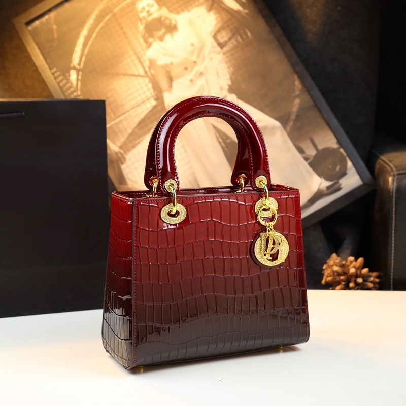 Crocodile Pattern Women's Bag 2025 New Genuine Leather Crossbody Bag Luxury High-end Shoulder Bag