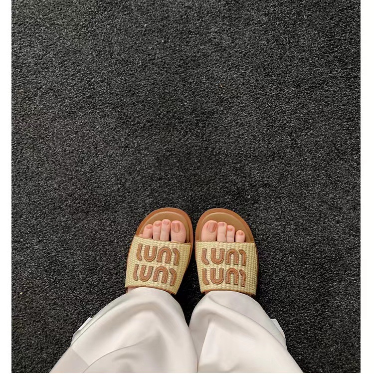 free Shipping Designer sandal Square headed flat bottomed slippers One word slippers Flat sandals Beach slipper outdoor sandals 2025 NEW