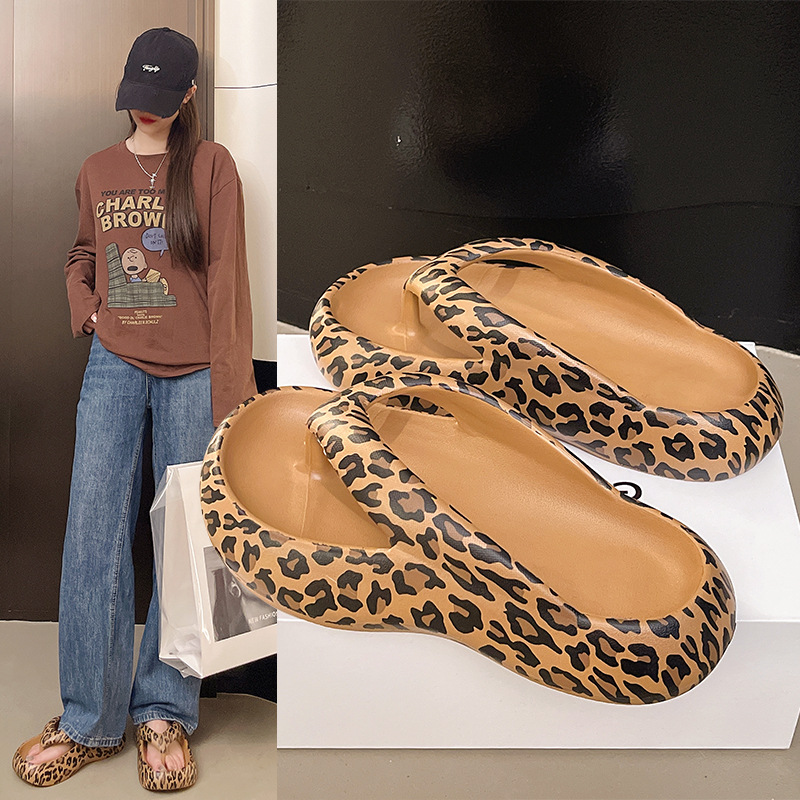 Herringbone slippers Designer free Shipping Round headed sandals Comfortable outdoor soft and thick bottom Leopard print cooler 2025 HOT