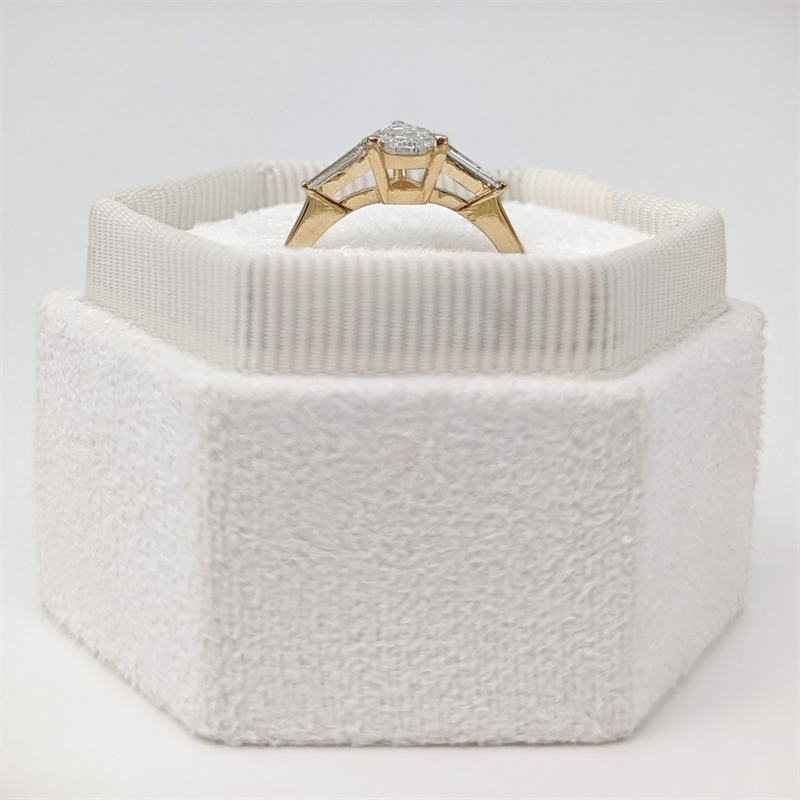 Jewelry 18K 14K Yellow Real Gold 1.0 Carat Pear Cut Engagement Ring IGI Lab Grown Diamond With Trapezium Wedding Ring For Women