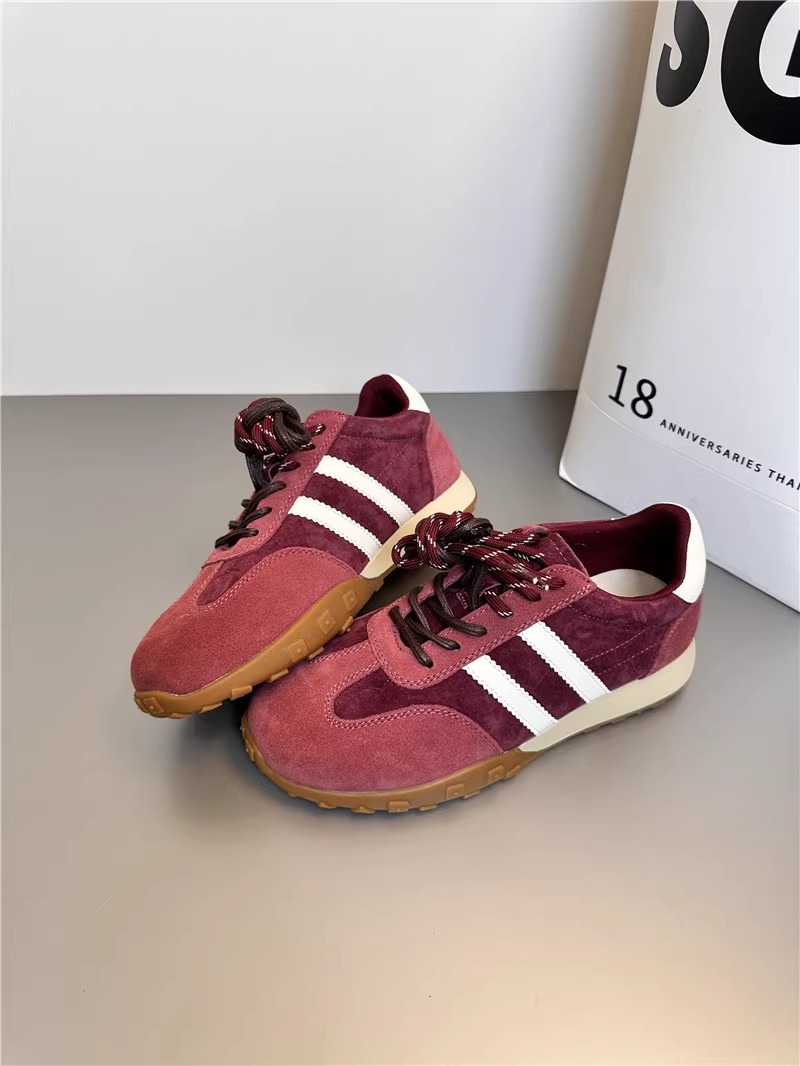 designer shoes 2025 Retro suede flat women's German training shoes style for early autumn double shoelaces fashionable casual shoes soft sole sho