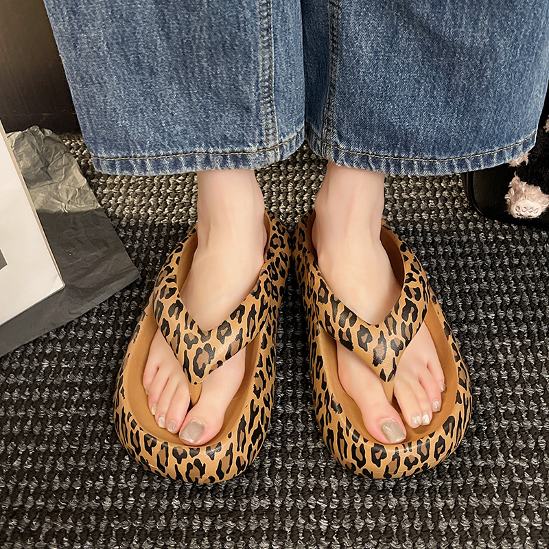 Herringbone slippers Designer free Shipping Round headed sandals Comfortable outdoor soft and thick bottom Leopard print cooler 2025 HOT