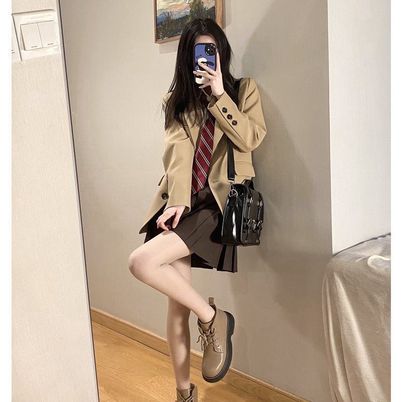 P329Stylish Ladies' Mini Blazer Jacket | Chic and Sophisticated School Wear Ideal for Cool Seasons