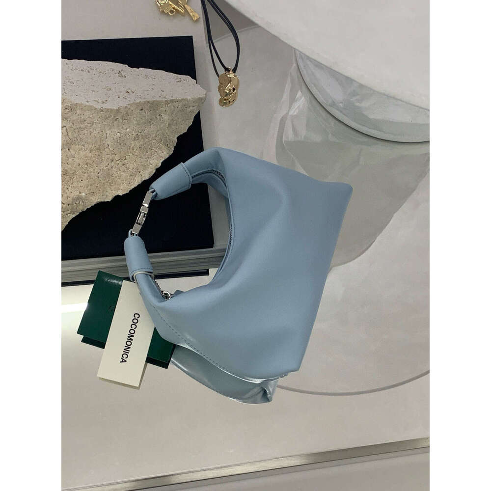 Blogger's Same Super Popular 2025 Niche Design Soft Leather Crescent Shaped Lunch Box Bag, Lazy Feeling, Hand-Held Crossbody New Women's Bag