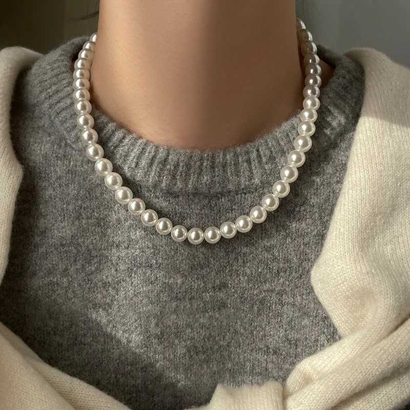 White Pearl Magnet Necklace European And American Style Personzed Fashion Clavicle Necklace Ladies Girls Travel AccessoriesC250407