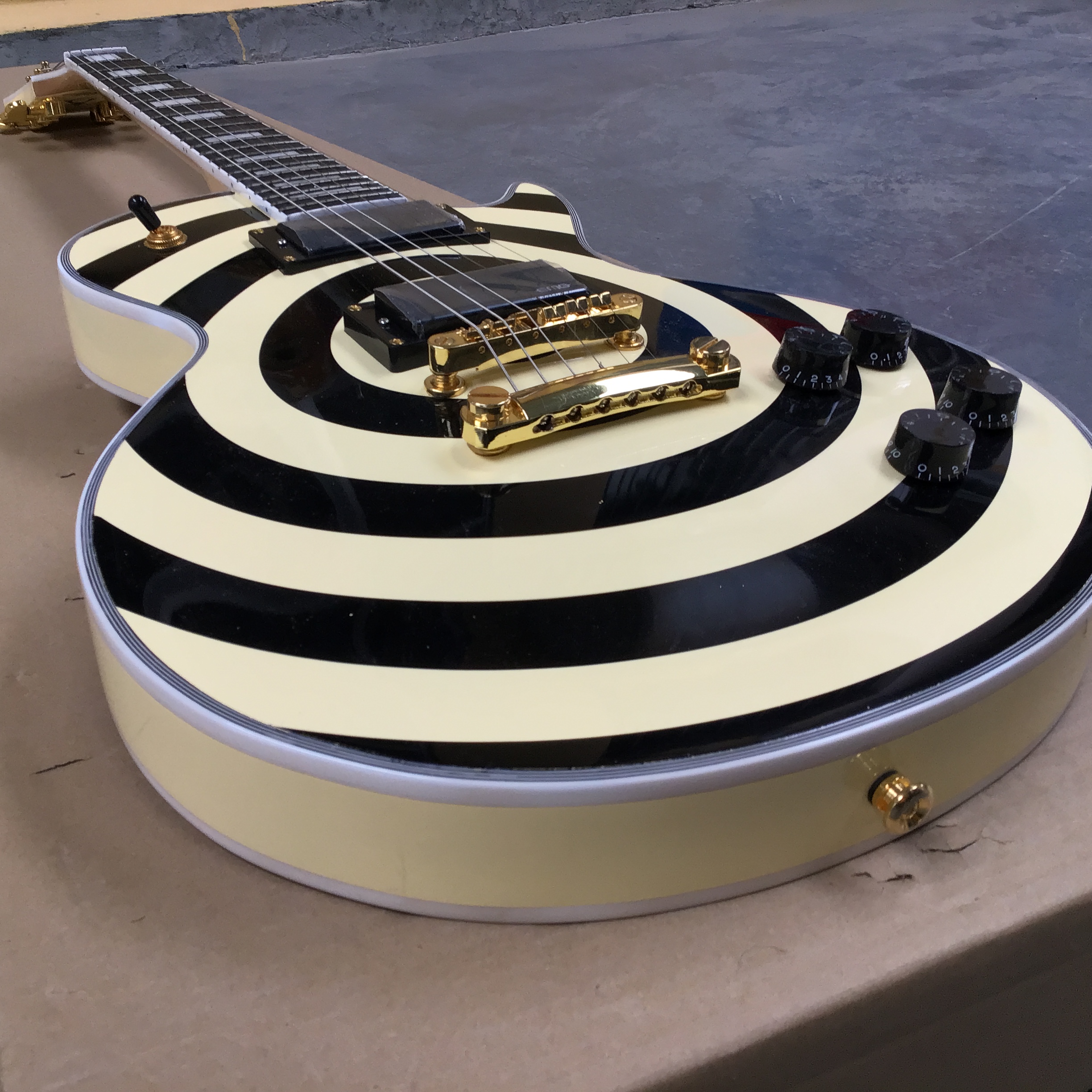 Elegantly Designed light yellow zakk 6 String Electric Guitar by Perfect Tone for Rich Tonal Experience