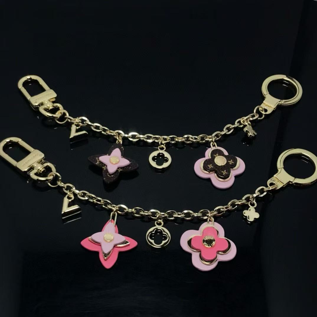 High quality V Keychains luxury designer M69008/m64265 Bag Charm men's and women's fashion bag pendant keychain985