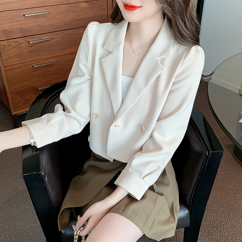 G3292Chic Women's Short Blazer with Collegiate Vibe for Spring and Autumn Wear