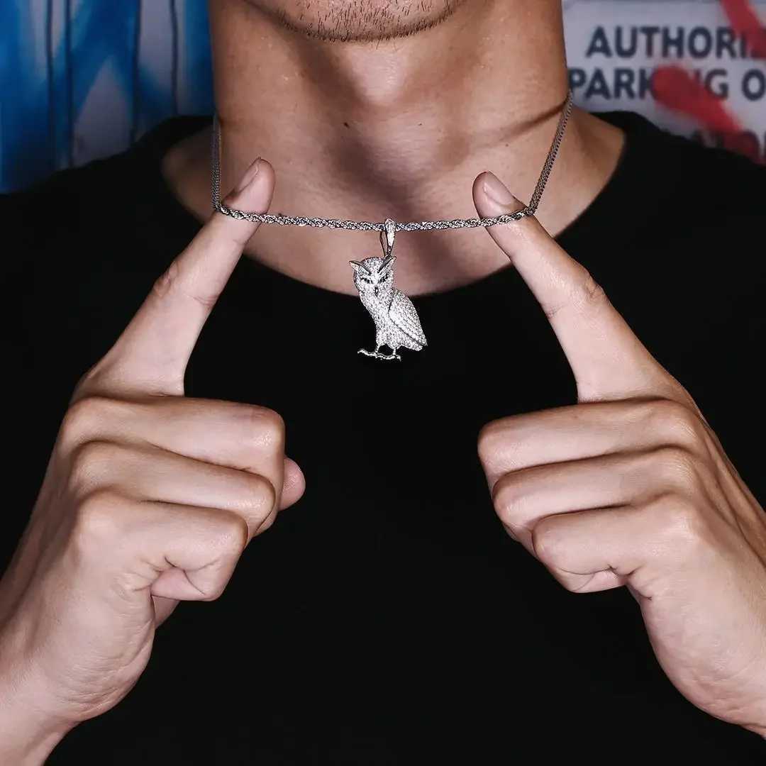 Hip hop Ice Out Owl Necklace Shining Bing Cube Zirconia Animal Bird Pendant Mens Cool Rock Rap Trend Jewelry Y250329