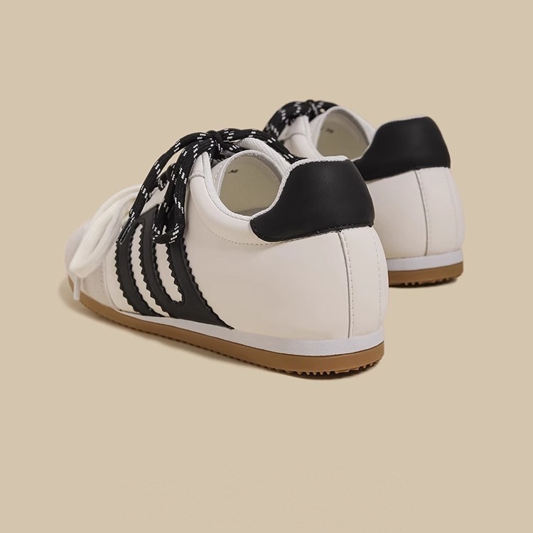 designer shoes 2025 new Retro women's German training shoes white flat with asymmetrical shoelaces making feet look small Casual sports sneakers