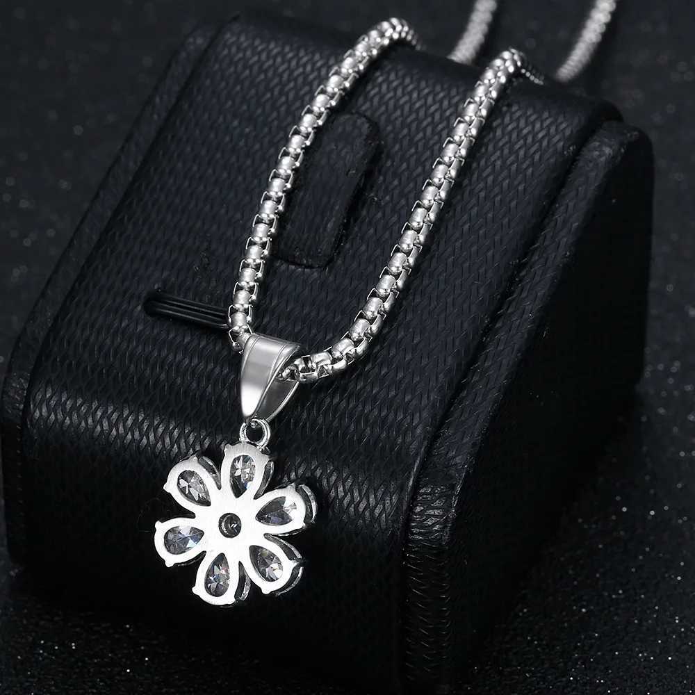 316 stainless steel necklace with snowflakes 18K gold pendant simple geometric inlay 3A zircon necklace used for mens gift decoration Y250329