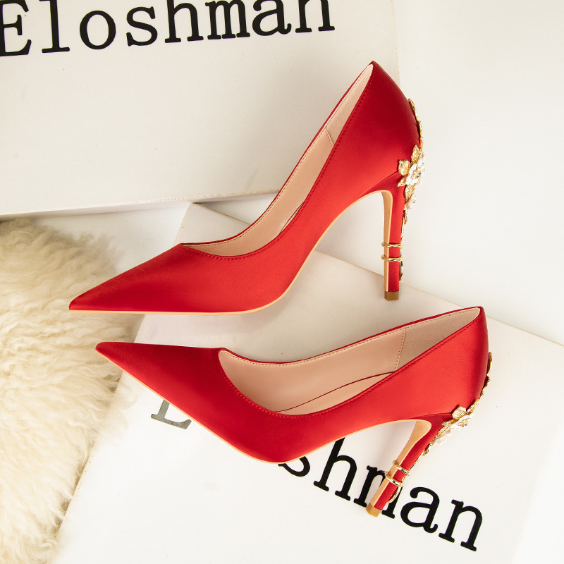 European and American sexy women's shoes with metal flowers stiletto heels pointed-toe satin single shoes for weddings