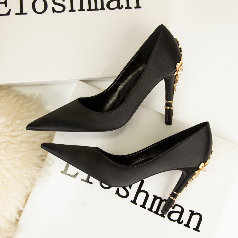 European and American sexy women's shoes with metal flowers stiletto heels pointed-toe satin single shoes for weddings
