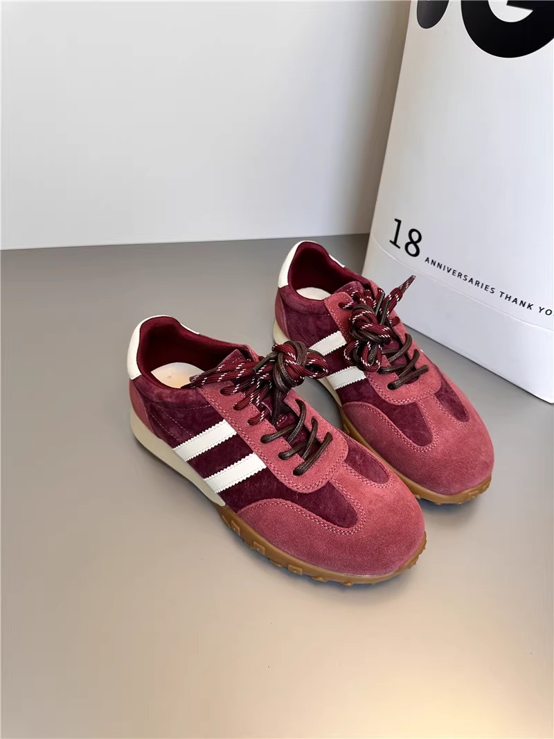 designer shoes 2025 Retro suede flat women's German training shoes style for early autumn double shoelaces fashionable casual shoes soft sole sho