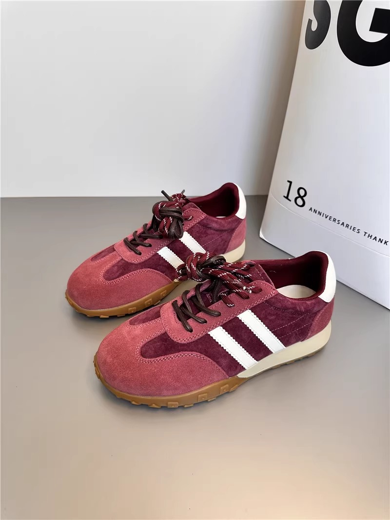 designer shoes 2025 Retro suede flat women's German training shoes style for early autumn double shoelaces fashionable casual shoes soft sole sho