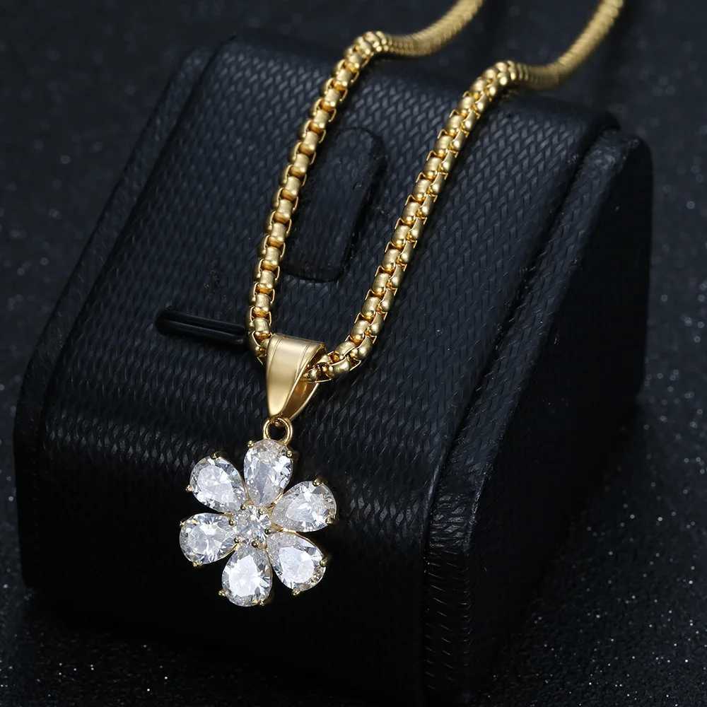 316 stainless steel necklace with snowflakes 18K gold pendant simple geometric inlay 3A zircon necklace used for mens gift decoration Y250329