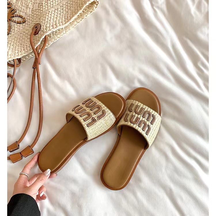 free Shipping Designer sandal Square headed flat bottomed slippers One word slippers Flat sandals Beach slipper outdoor sandals 2025 NEW