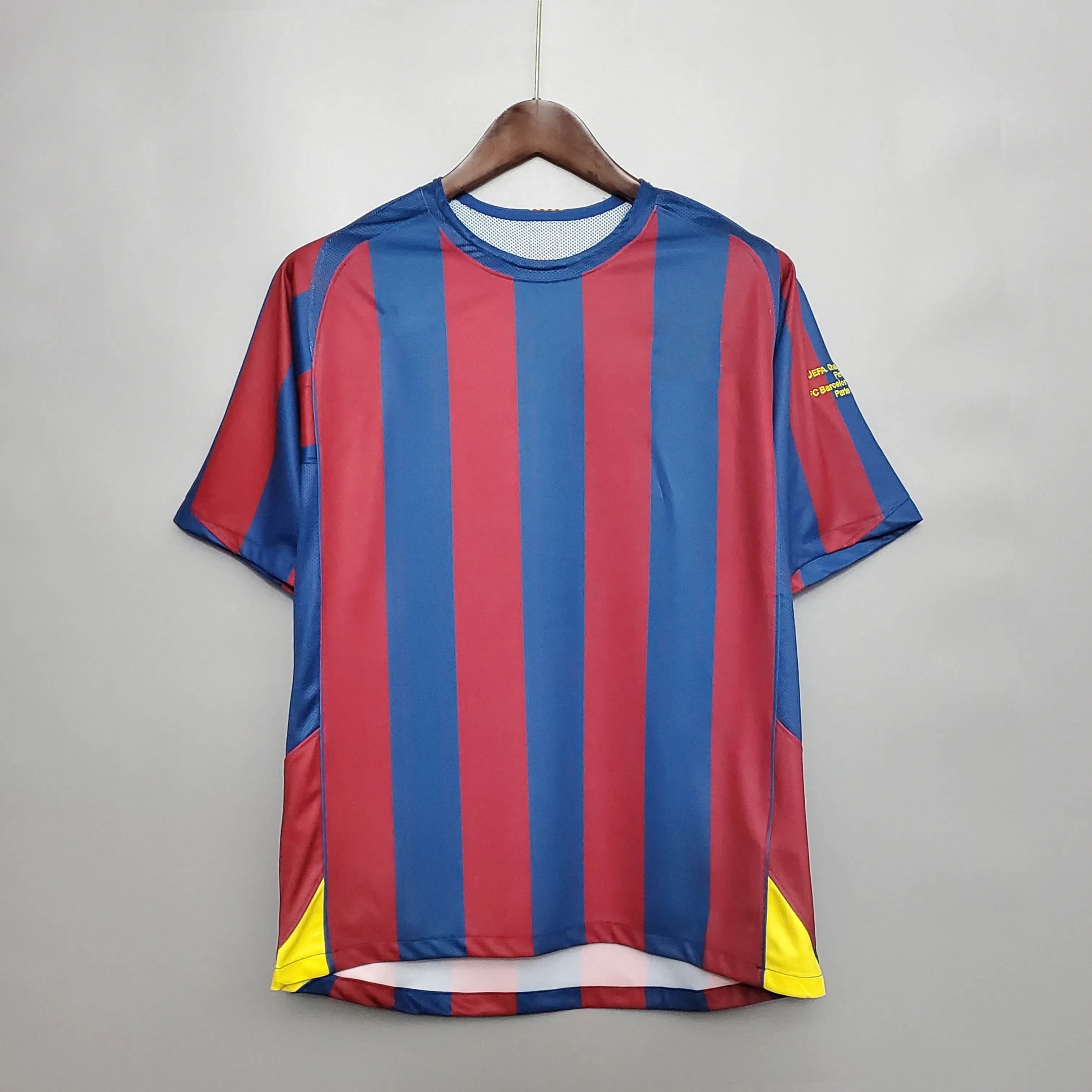 Barcelone Retro Soccer Jerseys RONALDINHO A.INIESTA 01 02 03 04 05 06 07 08 09 10 11 12 13 14 15 16 17 18 19 vintage football shirt T Barcelonaes