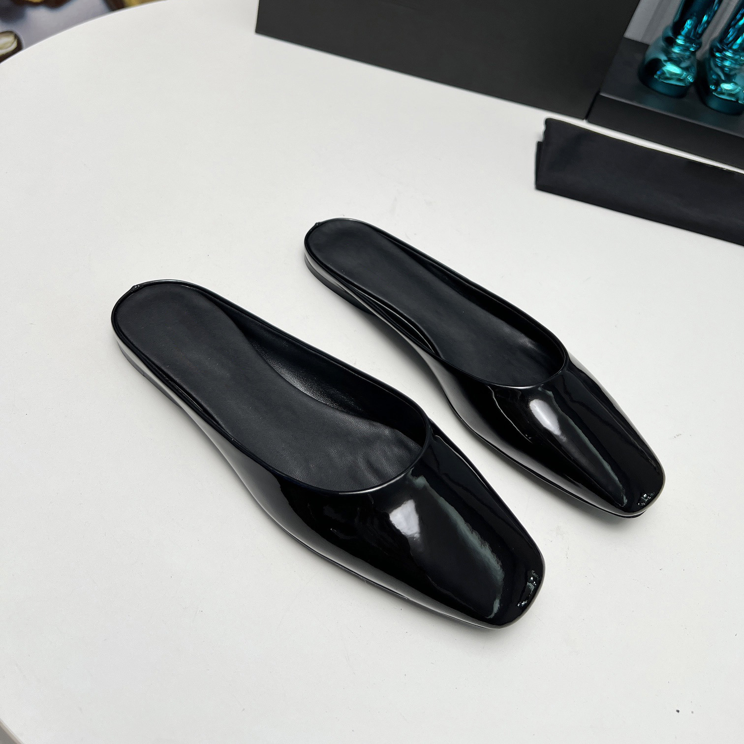 Designer Sandals Sheepskin Square Flat One Foot Slippers Lazy Casual Toe French Half Slippers Women's Summer Beach Sandals