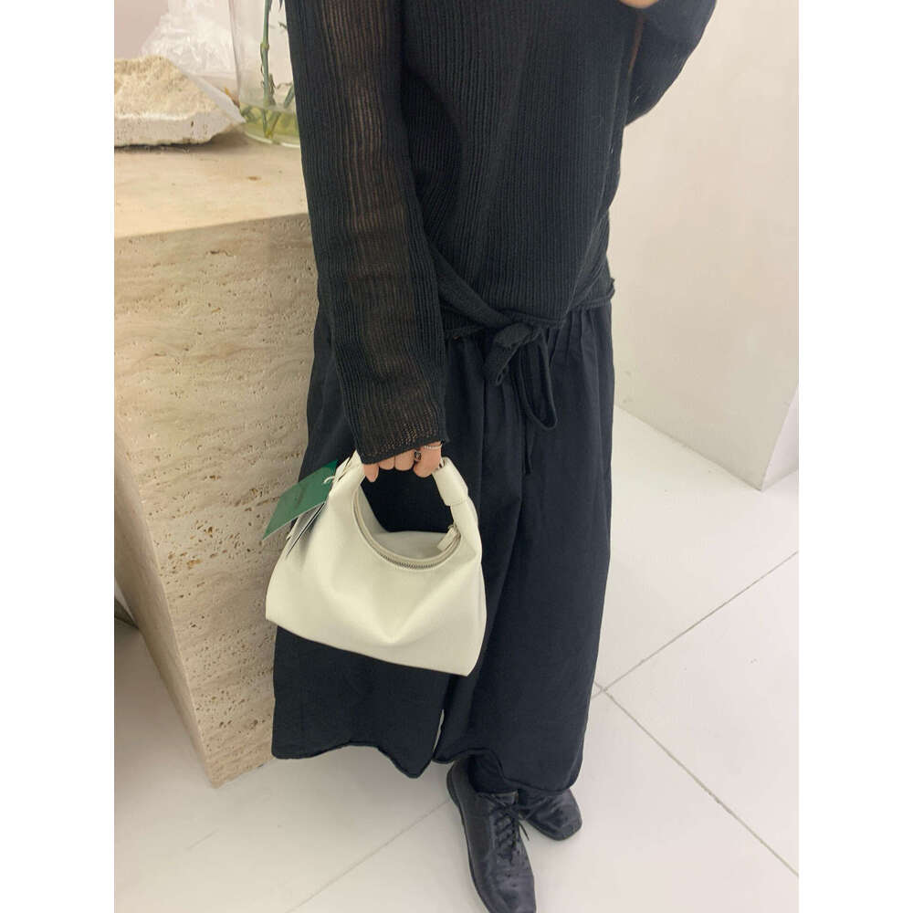 Blogger's Same Super Popular 2025 Niche Design Soft Leather Crescent Shaped Lunch Box Bag, Lazy Feeling, Hand-Held Crossbody New Women's Bag