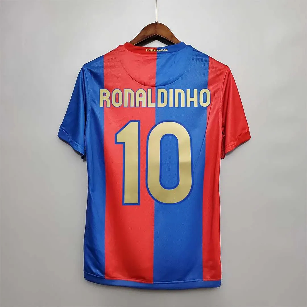 Barcelone Retro Soccer Jerseys RONALDINHO A.INIESTA 01 02 03 04 05 06 07 08 09 10 11 12 13 14 15 16 17 18 19 vintage football shirt T Barcelonaes
