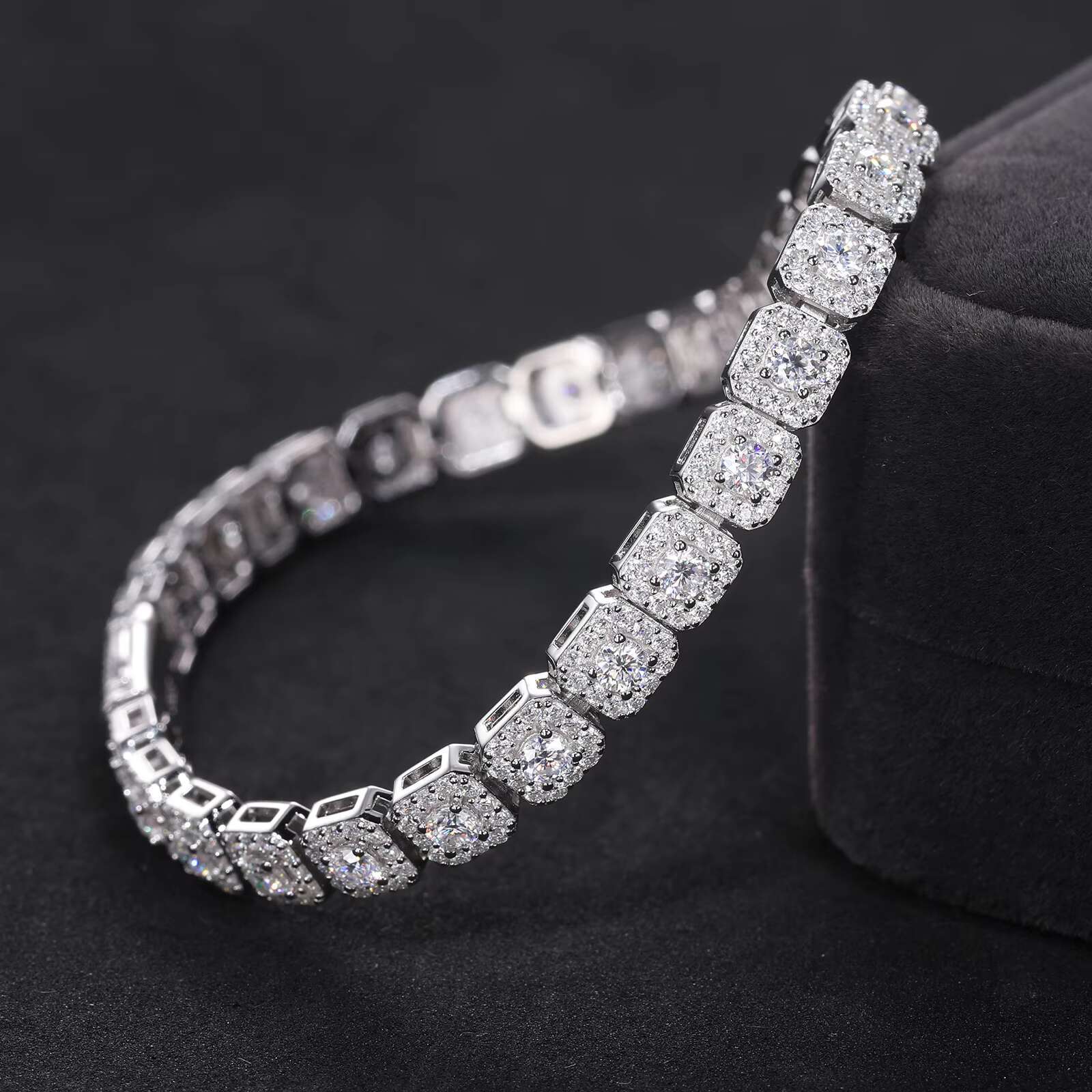 Exquisite 6mm Moissanite High Quality White Gold Color Waterproof 925 Sterling Silver Halo Tennis Bracelet for Men