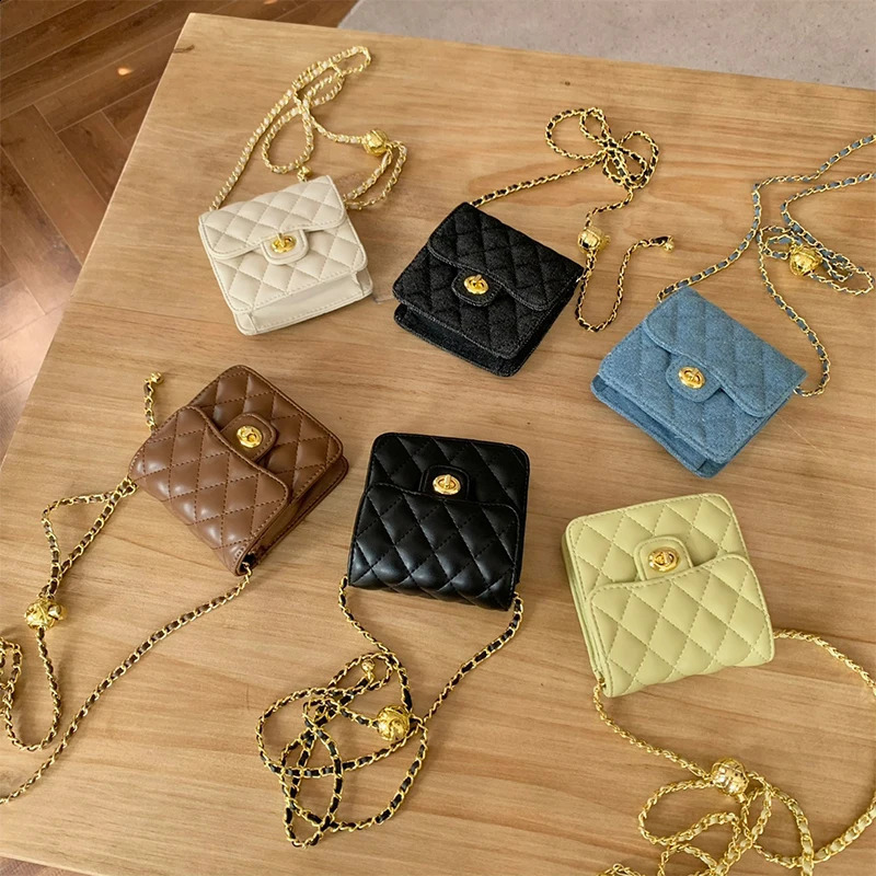 Womens Chain Messenger Bag Diamond Plaid Wallet Womens Shoulder Ten Font Small Gold Ball lipstick Bag Wallet 250326
