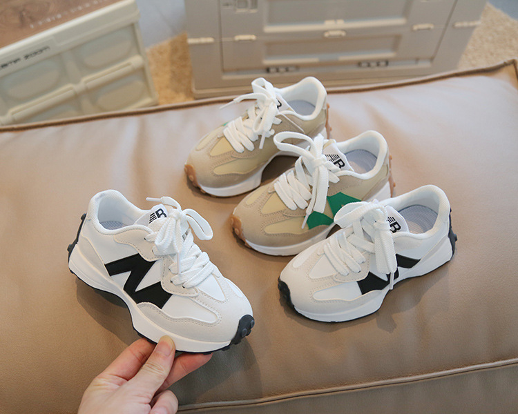 2025 New Arrival Kids Fashion Sneakers Boys Girls Breathable Lightweight Casual Running Shoes Soft Sole Non Slip Unisex Children Athletic Shoes size 26-35