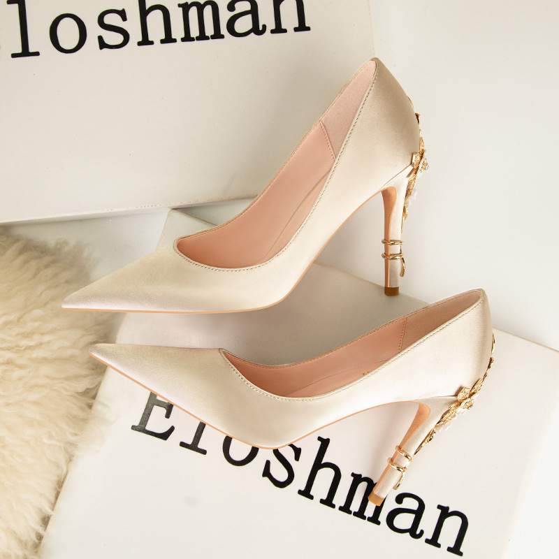 European and American sexy women's shoes with metal flowers stiletto heels pointed-toe satin single shoes for weddings